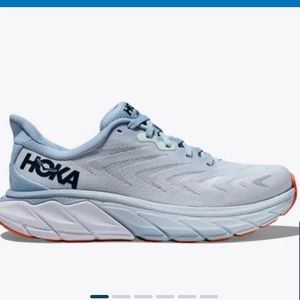 HOKA Arahi 6